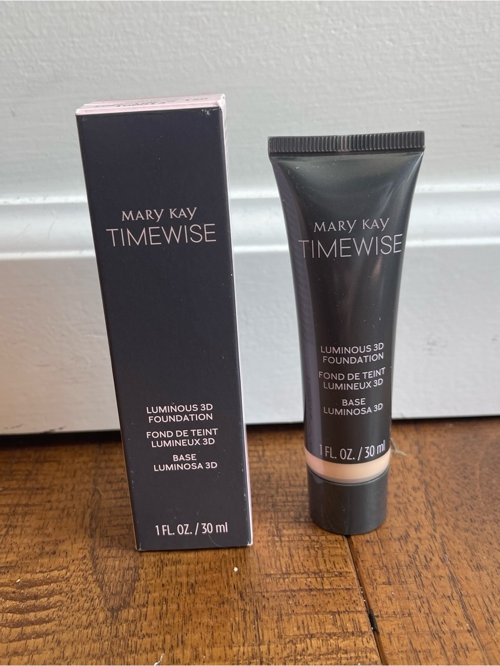 Mary Kay Timewise Luminous 3D Foundation Ivory W 120 Normal to Dry NIB